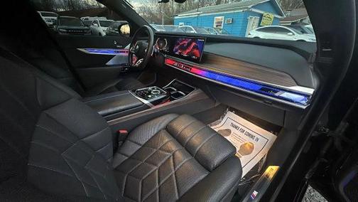 2025 BMW 760 760i xDrive