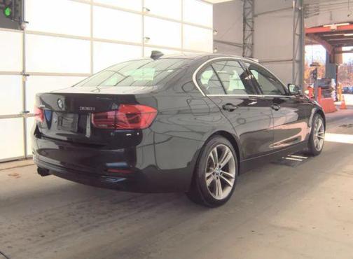 2017 BMW 330 i xDrive