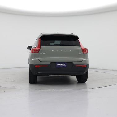 2024 Volvo XC40 B5 Core Dark Theme