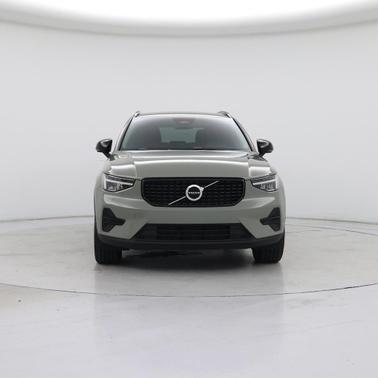 2024 Volvo XC40 B5 Core Dark Theme