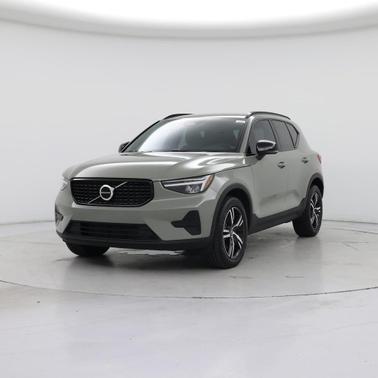2024 Volvo XC40 B5 Core Dark Theme