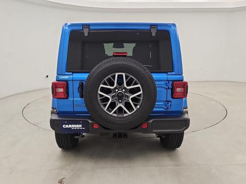 Hydro Blue Pearlcoat 2025 Jeep Wrangler 4-Door Sahara 4x4