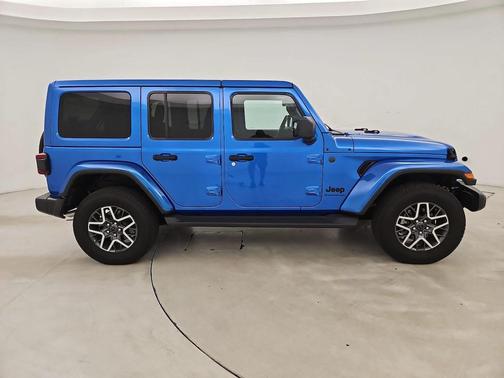 Hydro Blue Pearlcoat 2025 Jeep Wrangler 4-Door Sahara 4x4