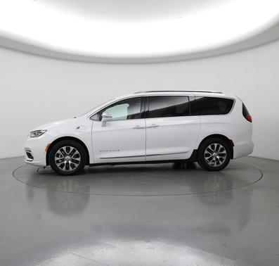 2024 Chrysler Pacifica L