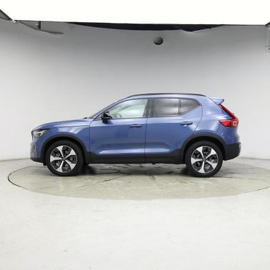 2024 Volvo XC40 B5 Core Dark Theme