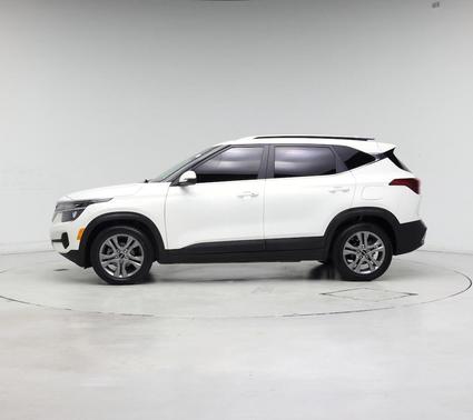 Snow White Pearl 2022 Kia Seltos S