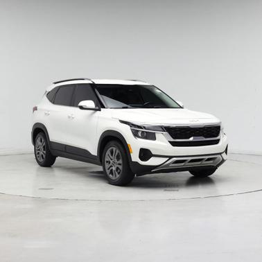 Snow White Pearl 2022 Kia Seltos S