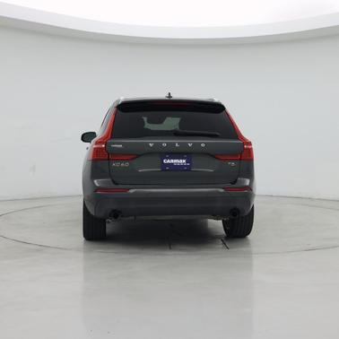 Gray 2019 Volvo XC60 T5 Momentum