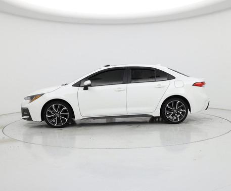 White 2022 Toyota Corolla SE