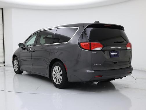 2020 Chrysler Voyager L