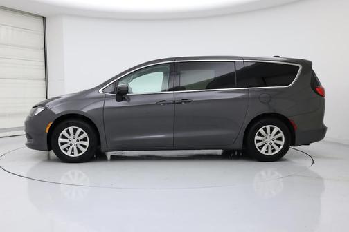 2020 Chrysler Voyager L