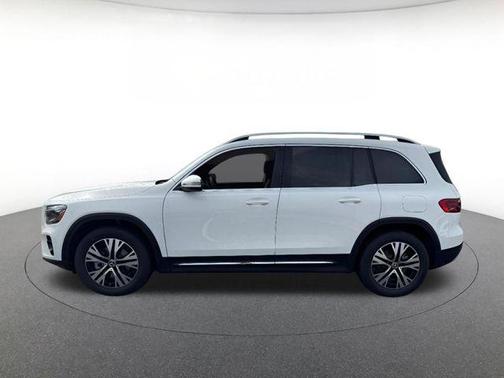 Polar White 2026 Mercedes-Benz GLB 250 4MATIC