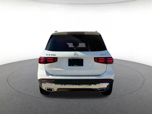 Polar White 2026 Mercedes-Benz GLB 250 4MATIC