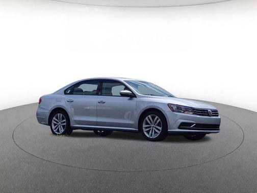 Reflex Silver Metallic 2019 Volkswagen Passat 2.0T Wolfsburg Edition