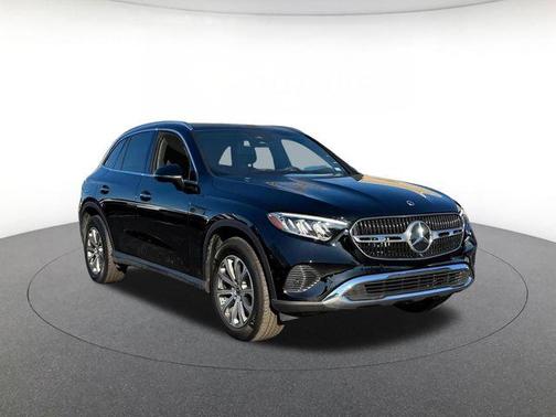 Black 2026 Mercedes-Benz GLC 300 4MATIC