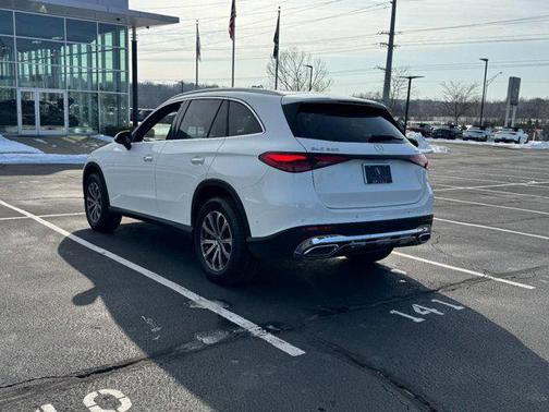 2025 Mercedes-Benz GLC 300 4MATIC