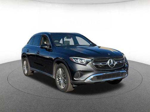 Graphite Grey Metallic 2026 Mercedes-Benz GLC 300 4MATIC