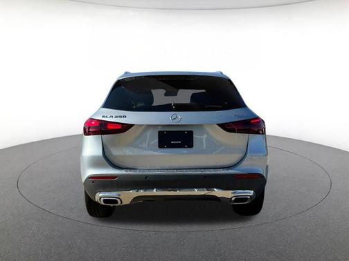 Cirrus Silver Metallic 2026 Mercedes-Benz GLA 250 4MATIC