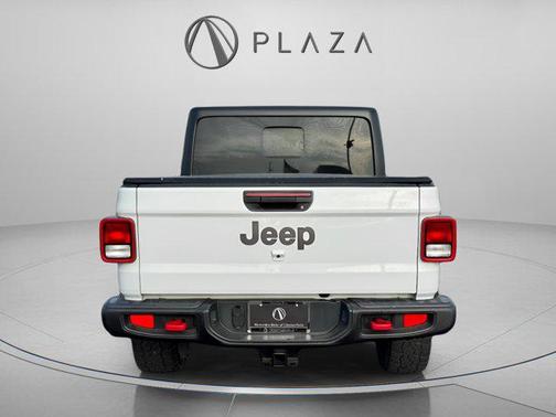 Bright White Clearcoat 2023 Jeep Gladiator Rubicon