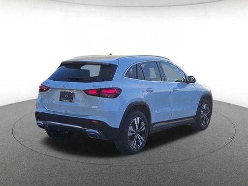 Polar White 2026 Mercedes-Benz GLA 250 4MATIC