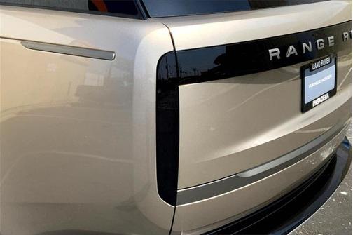 2025 Land Rover Range Rover P400 SE 7 Seat