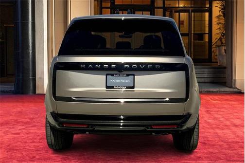 2025 Land Rover Range Rover P530 SE