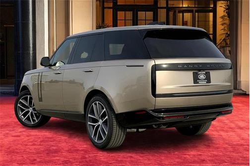 2025 Land Rover Range Rover P530 SE