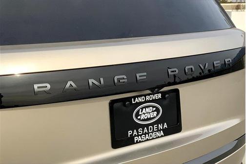 2025 Land Rover Range Rover P530 SE