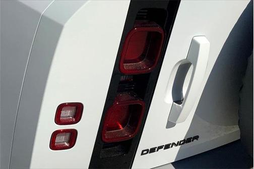 2024 Land Rover Defender 110 P500 SE
