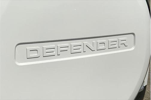 2024 Land Rover Defender 110 P500 SE
