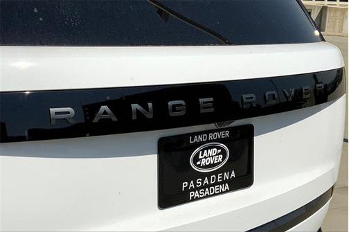2025 Land Rover Range Rover P530 SE