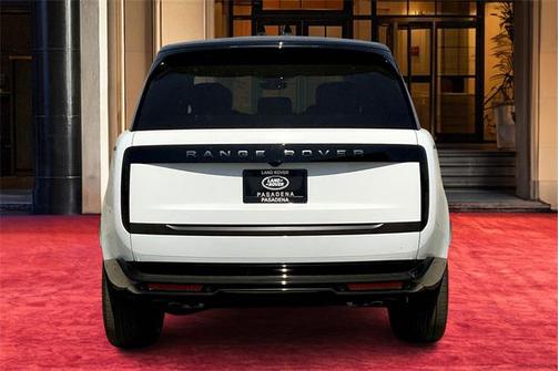 2025 Land Rover Range Rover P530 SE