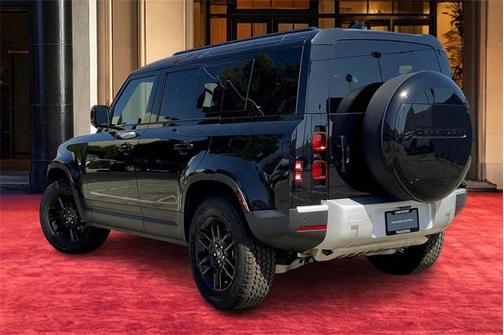 2025 Land Rover Defender 110 P300