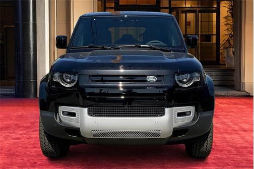 2025 Land Rover Defender 110 P300