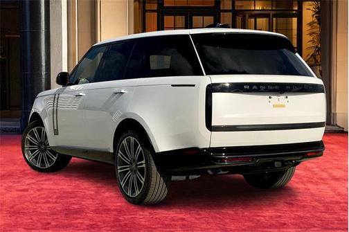 2025 Land Rover Range Rover P530 SE