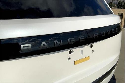 2025 Land Rover Range Rover P530 SE