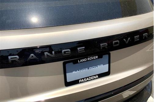 2025 Land Rover Range Rover P550e SE