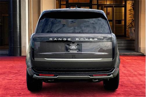 2025 Land Rover Range Rover P530 SE 7 Seat