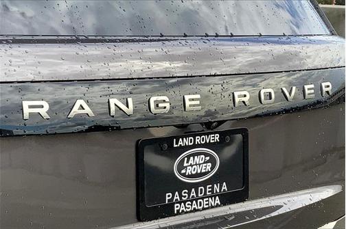 2025 Land Rover Range Rover P530 SE 7 Seat
