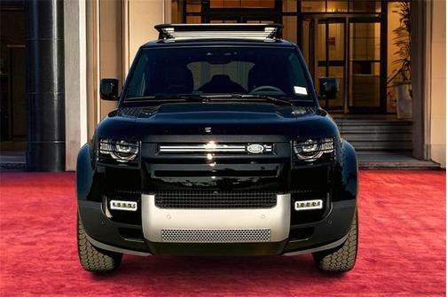 2025 Land Rover Defender 110 P300