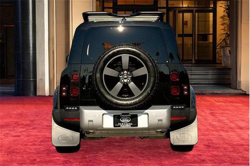 2025 Land Rover Defender 110 P300