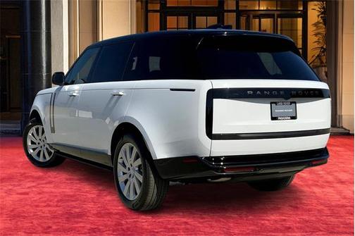 2025 Land Rover Range Rover P400 SE 7 Seat