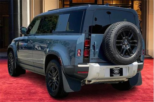 2025 Land Rover Defender 110 P400 S