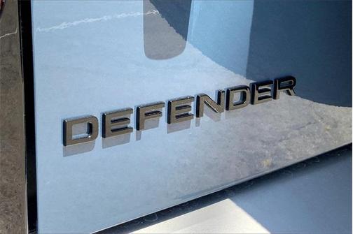 2025 Land Rover Defender 110 P400 S