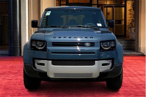 2025 Land Rover Defender 110 P400 S