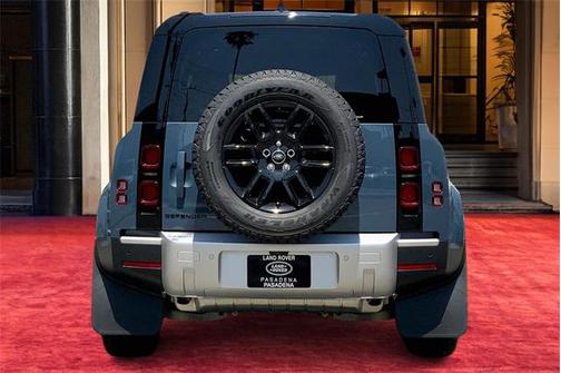 2025 Land Rover Defender 110 P400 S