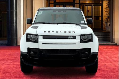2025 Land Rover Defender 110 P400 X-Dynamic SE