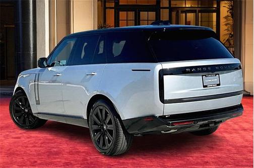 2025 Land Rover Range Rover P400 SE