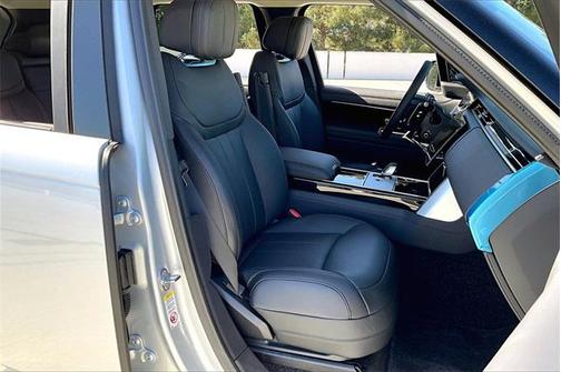 2025 Land Rover Range Rover P400 SE