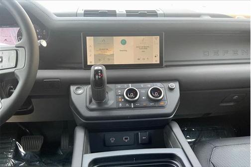 2024 Land Rover Defender 110 P400 X-Dynamic SE
